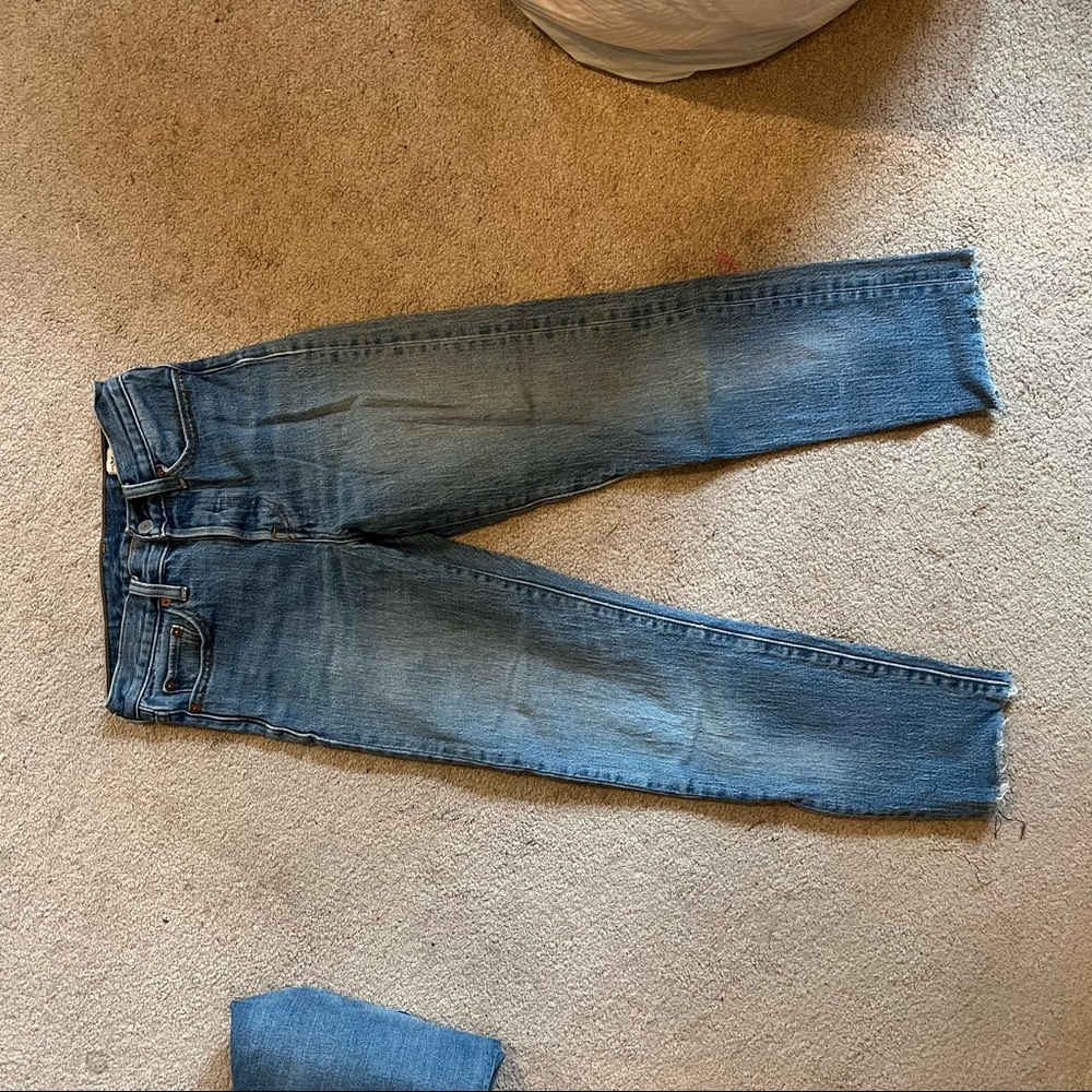 Washed Denim Raw Hem Button Fly Levi’s Wedgie Jeans Size 25